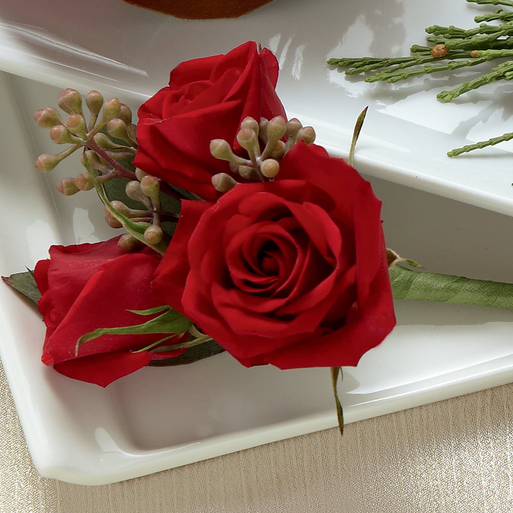 Red Spray Rose Boutonniere – ELLA'S ESSENCE LLC, Evanston IL