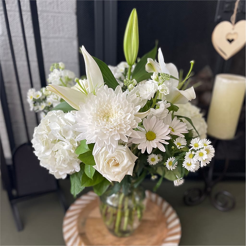 Classic Ivory – A Florist Original – ELLA'S ESSENCE LLC, Evanston IL