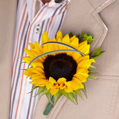 Free Spirit Boutonniere – ELLA'S ESSENCE LLC, Evanston IL